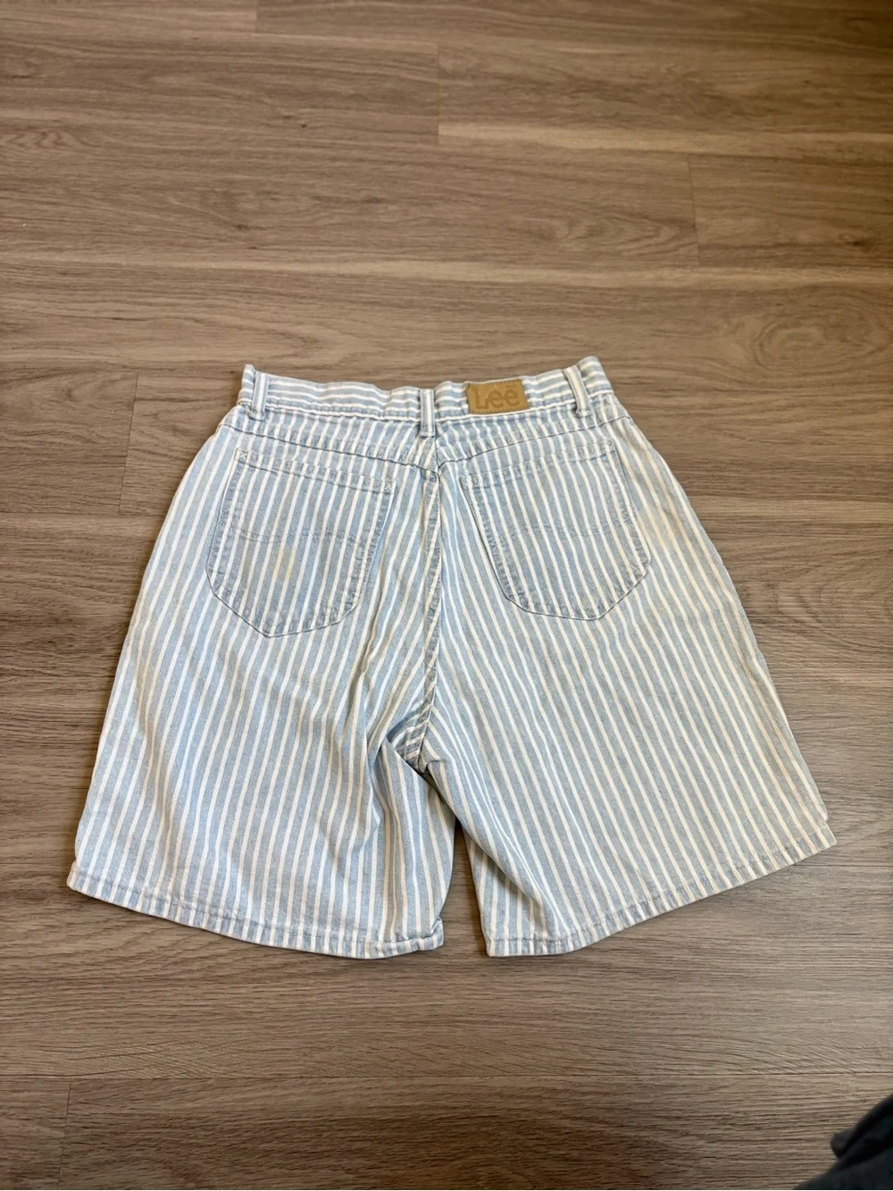 Vintage Lee Striped High-Rise Relaxed Fit Women’s Shorts Size 27